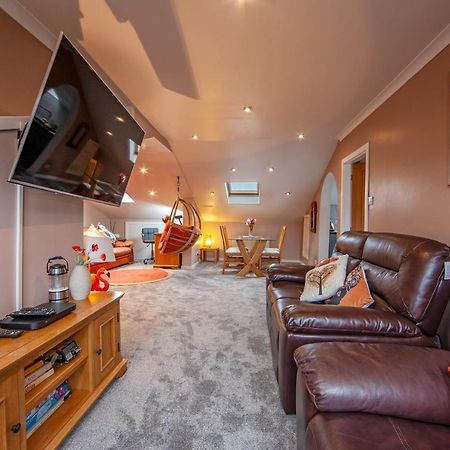 Premium 2Nd Floor 2 Bed Apt Sleeps 4 Adults In Oban Town Buitenkant foto
